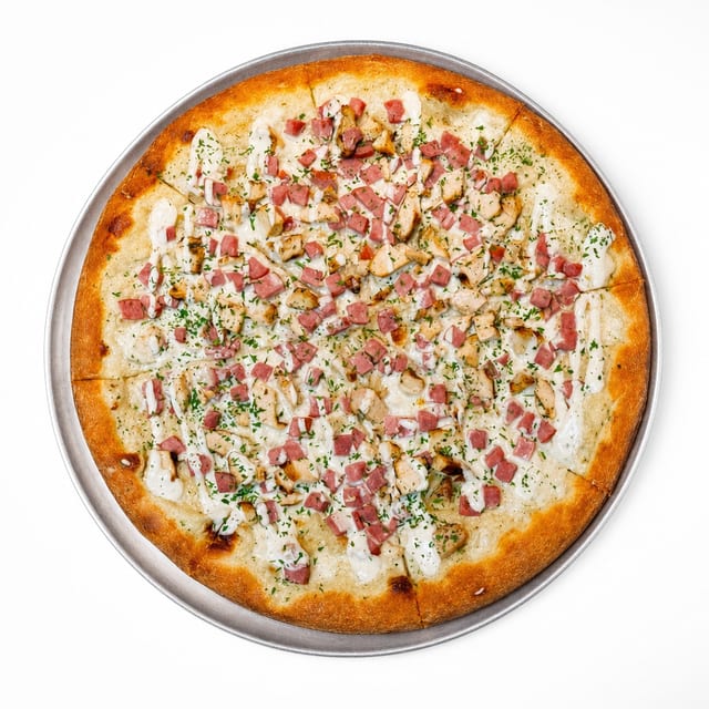 M Chicken Bacon Ranch Pizza.