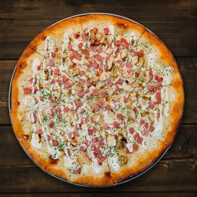 XL Chicken Bacon Ranch Pizza.